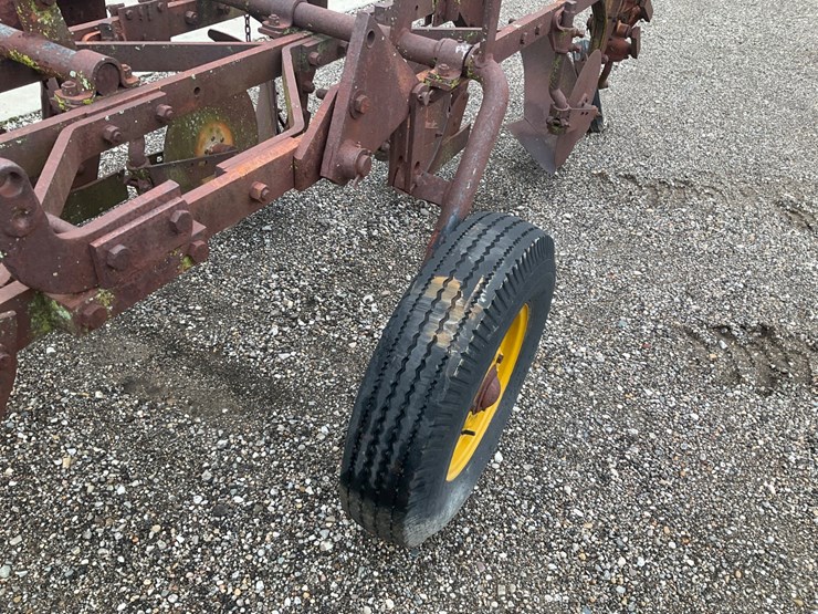 #5312-•-4-bottom-pull-type-moldboard-plow-image-8