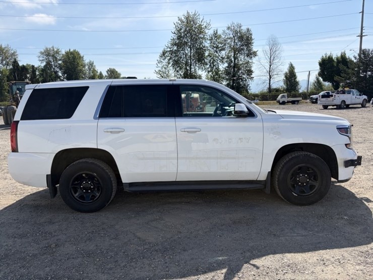 2016-chevrolet-tahoe-image-3