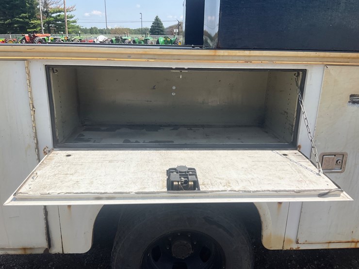 2012-dodge-3500-image-21