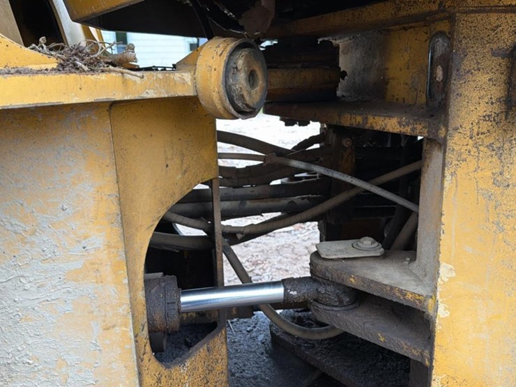 1990-deere-444e-image-29
