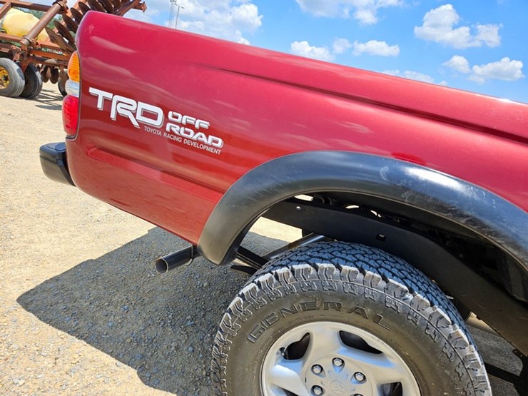 #25-•-2002-toyota-4x4-pickup-truck-image-42