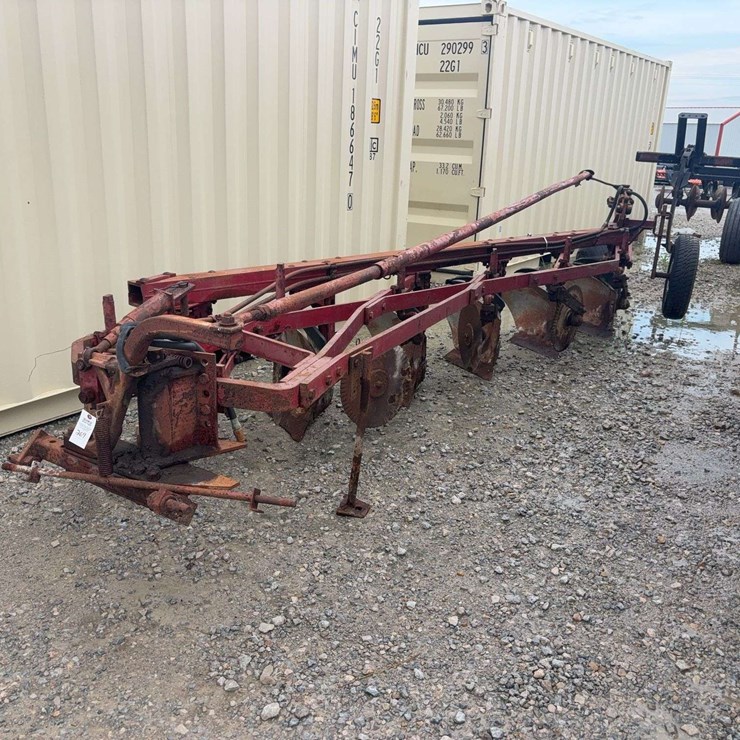 INTERNATIONAL 616