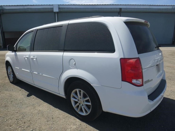 2015-dodge-grand-caravan-image-4