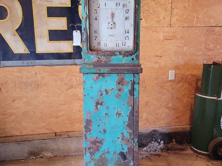 tokheim-clock-face-pump-image-3