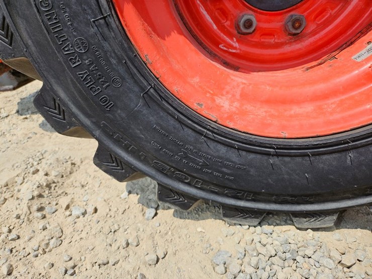 2016-kubota-ssv75-image-30