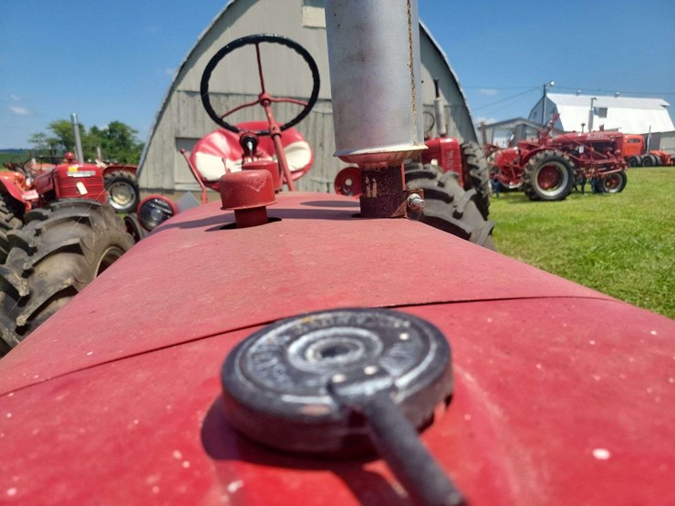 1954-farmall-super-c-image-21