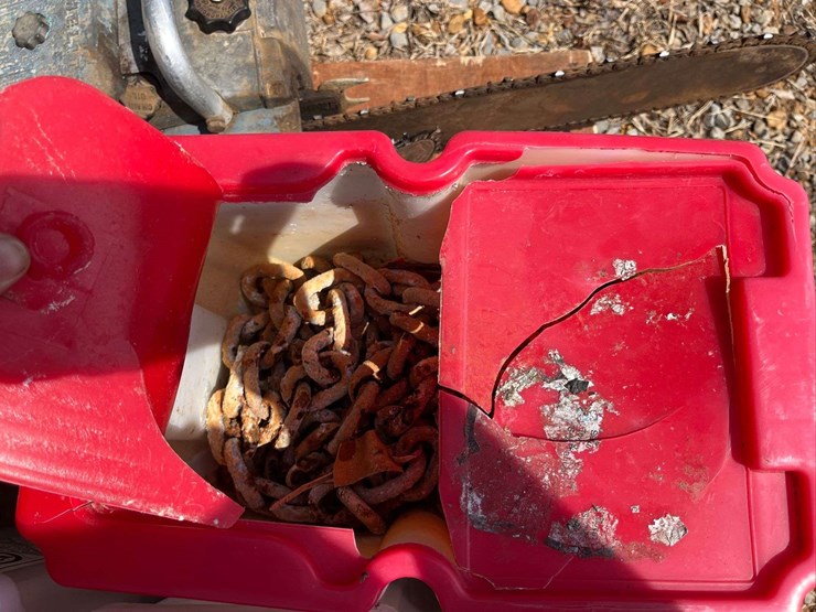(7)-buckets-of-used-3/8-chains,-image-10