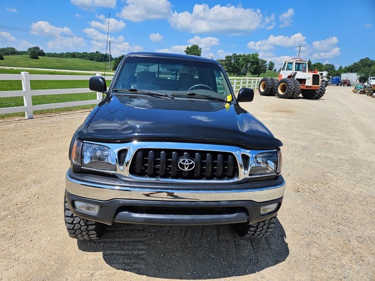 2004-toyota-tacoma-image-8