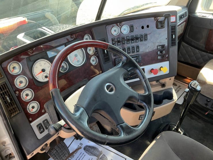 2015-freightliner-coronado-122-sd-image-20
