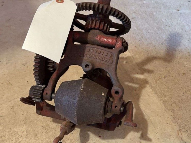 mccormick-deering-sickle-sharpener-image-5