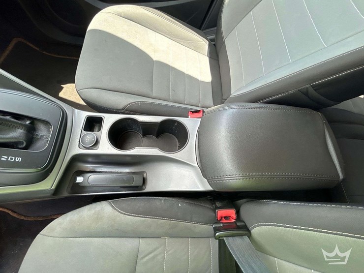 2015-ford-escape-image-17