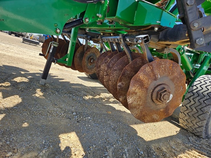 john-deere-2623vt-image-37