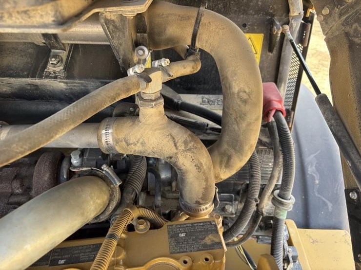 2014-caterpillar-907h2-image-45