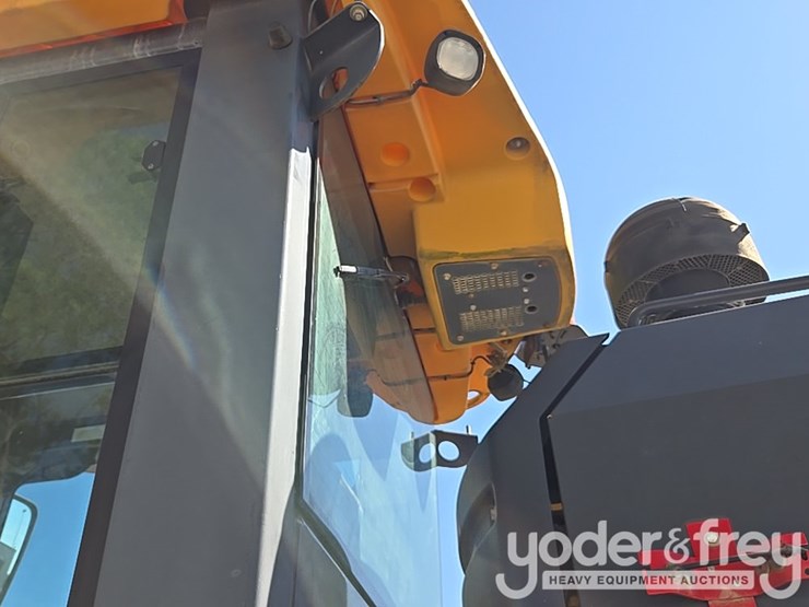 2016-deere-672gp-image-35