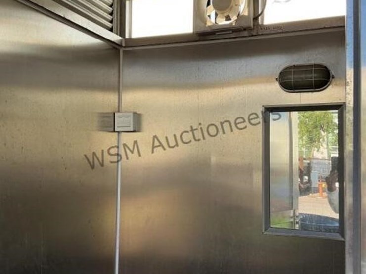 portable-restroom-unit-image-6