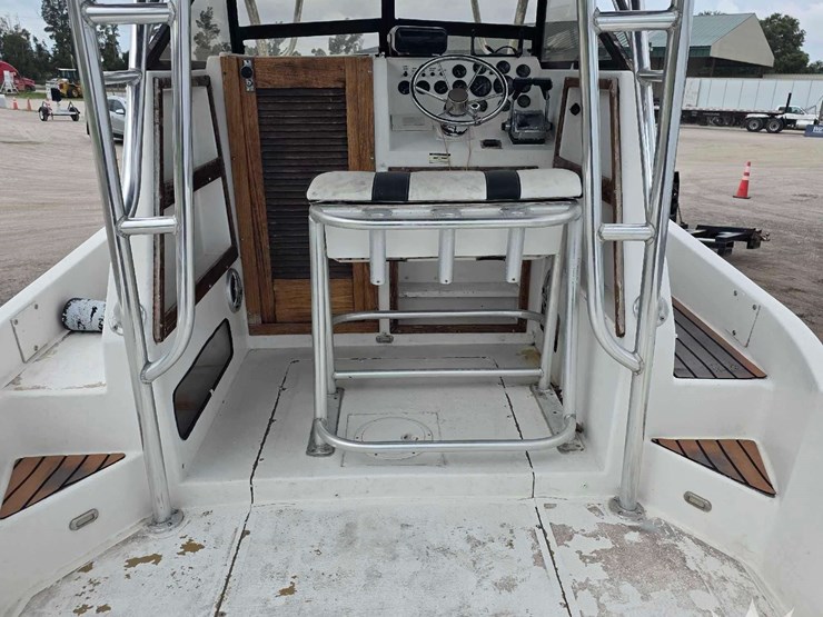 1980-23ft-mako-m238-boat-w/-25ft-t/a-boat-trailer-image-21