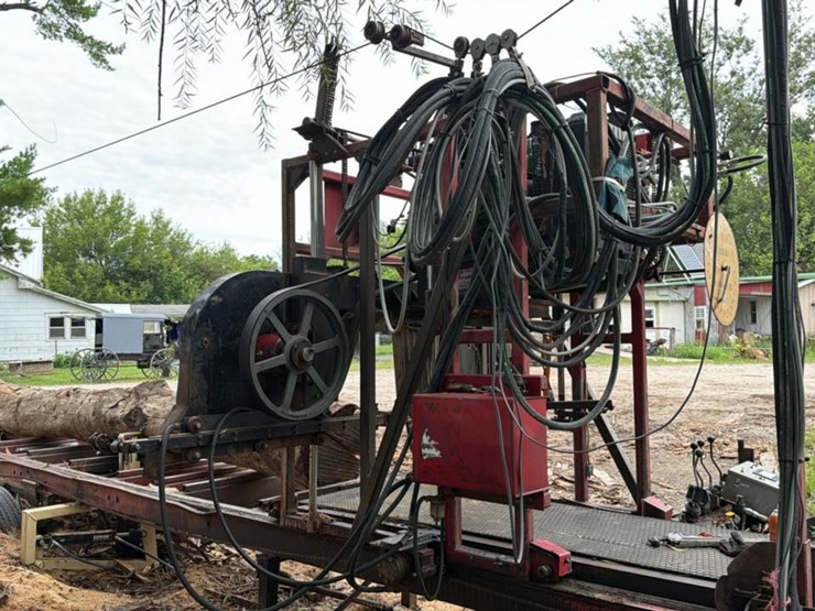 #157-•-timber-harvester-36htd25-portable-bandmill-image-4