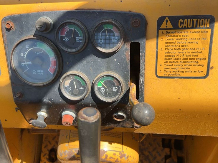 1979-deere-450c-image-26