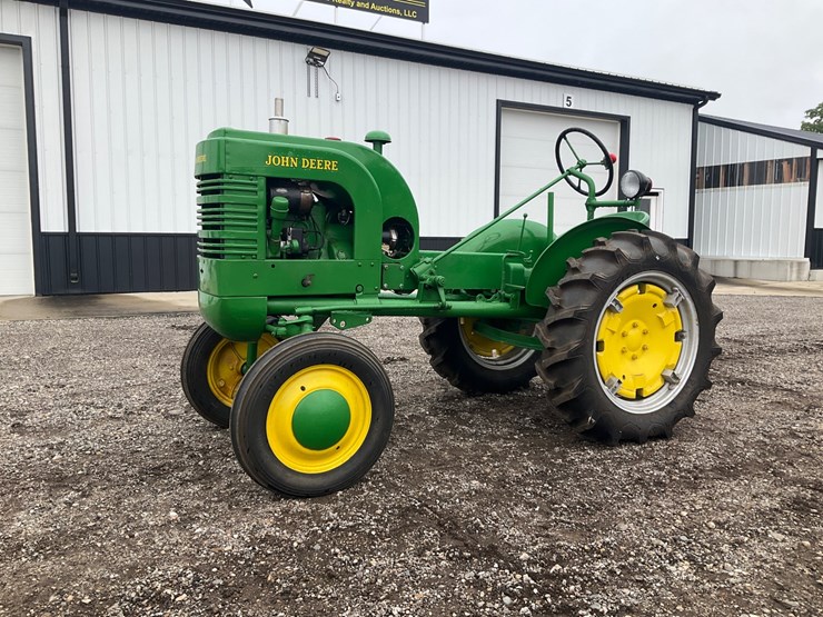 john-deere-la-image-1