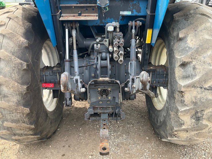 new-holland-ts100-image-27