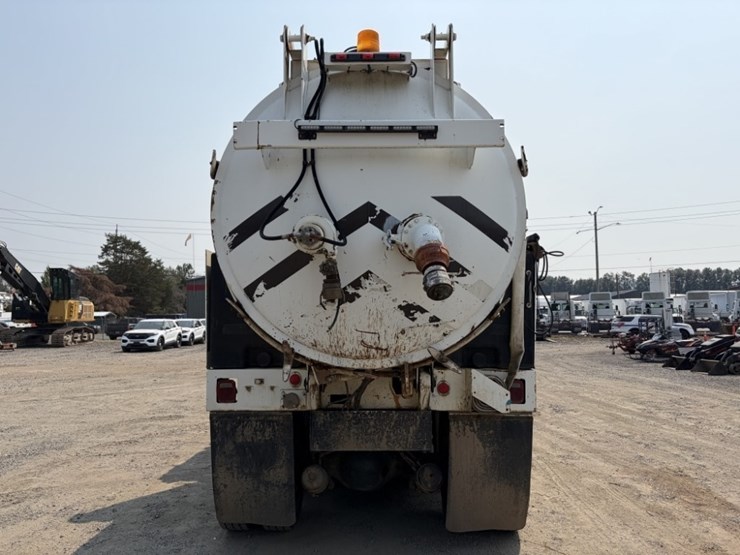 2004-sterling-l7500-image-5