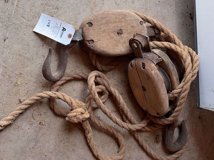 (2)-wooden-pulleys-image-1