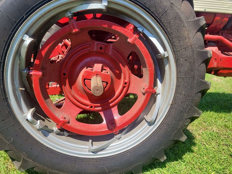 farmall-460-image-13