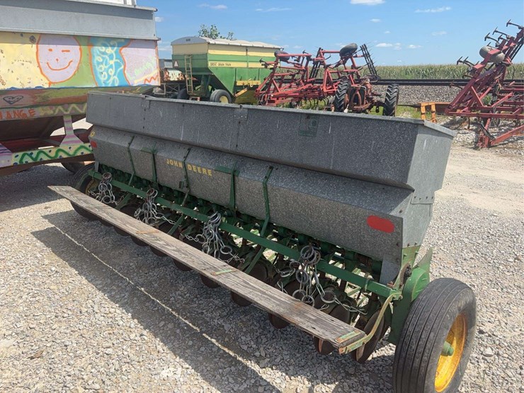 john-deere-b-image-5