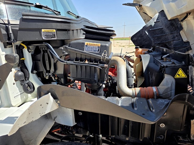 2018-international-durastar-4300-image-12