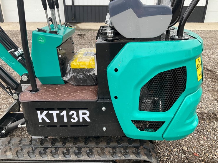 #1602-•-cfg-kt13r-mini-excavator-image-17