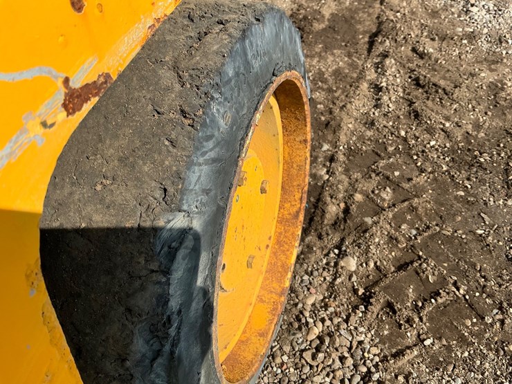 caterpillar-t80d-image-19