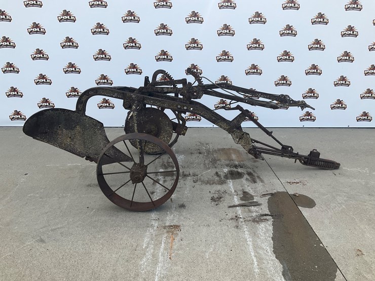 #5302-•-antique-pull-type-plow-image-1