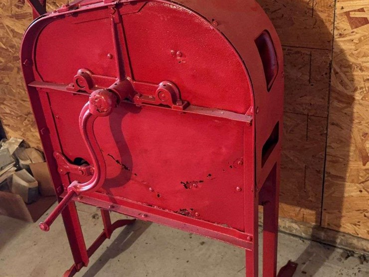 international-harvester-corn-sheller-image-3