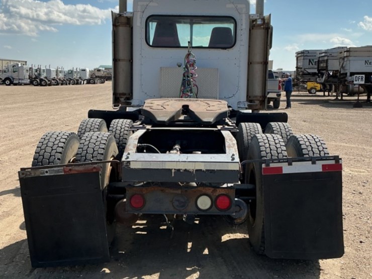 2000-peterbilt-379-image-6