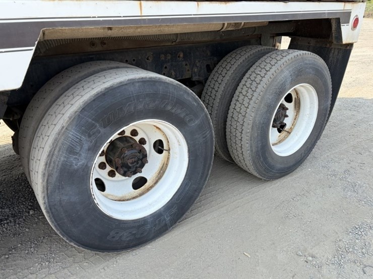 2004-sterling-l7500-image-13