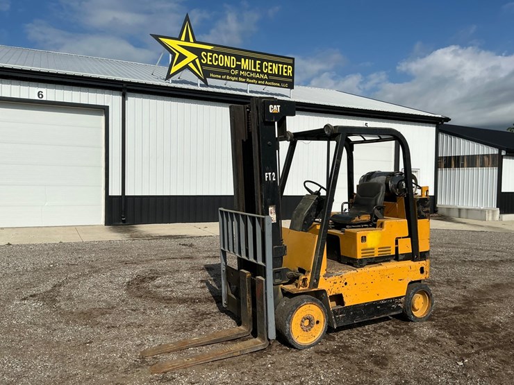 caterpillar-t80d-image-1