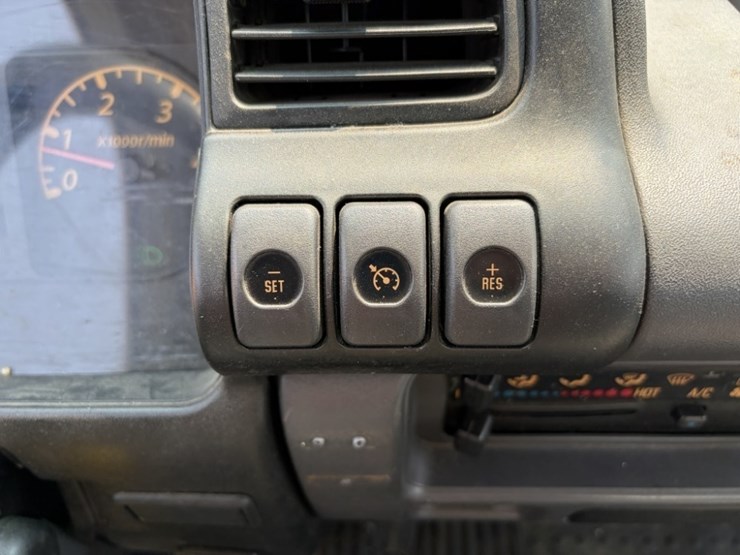 2007-gmc-w5500hd-image-25