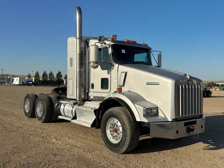 2015-kenworth-t800-image-3