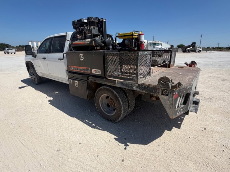 2022-chevrolet-3500hd-image-7