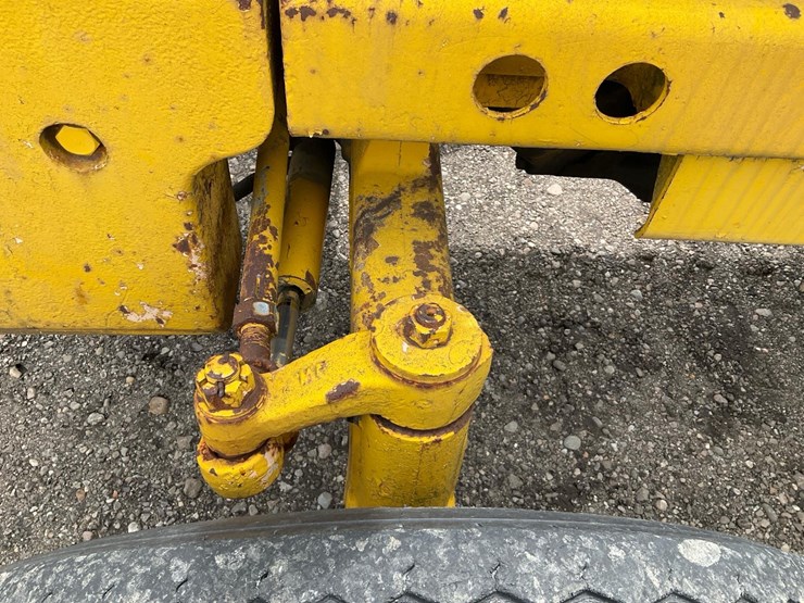 massey-ferguson-2500-image-13