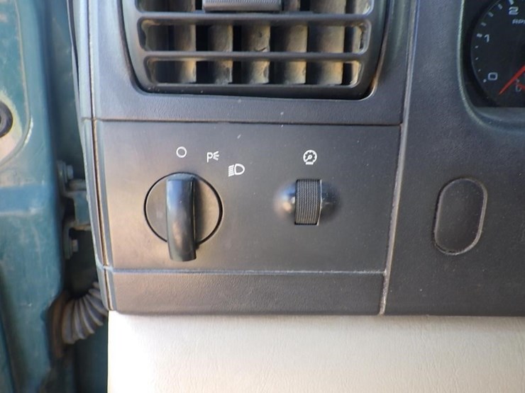 2005-ford-f450-image-46