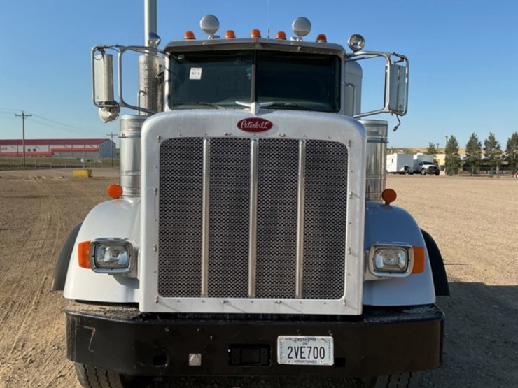 2015-peterbilt-367-image-2
