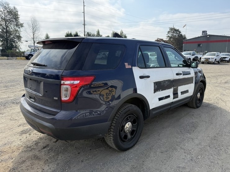 2015-ford-explorer-image-4