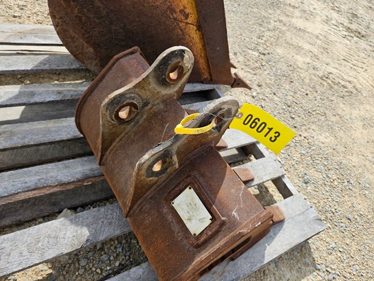 #48-•-2014-wacker-1404-20"-excavator-bucket-image-11