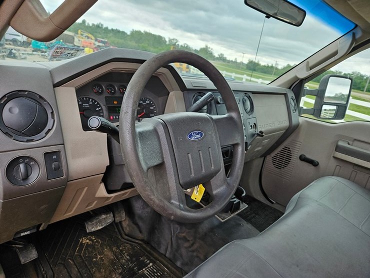 2008-ford-f550-image-37