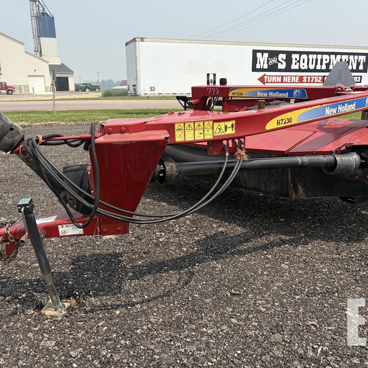 2016 NEW HOLLAND H7230