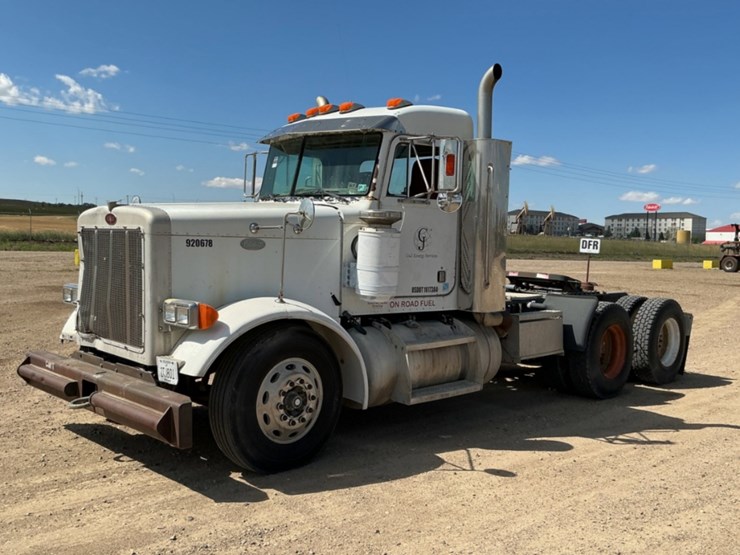 2000-peterbilt-379-image-1
