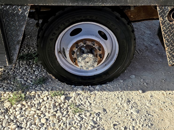2015-ford-f550-image-15