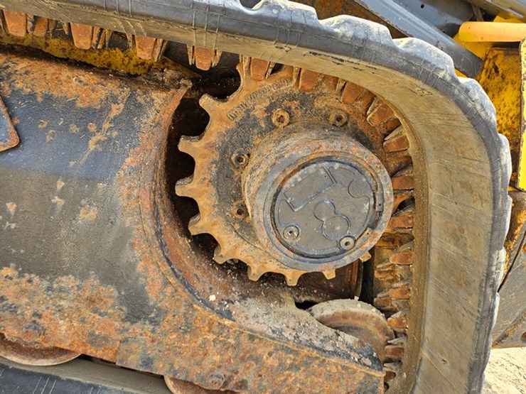 new-holland-c238-image-13