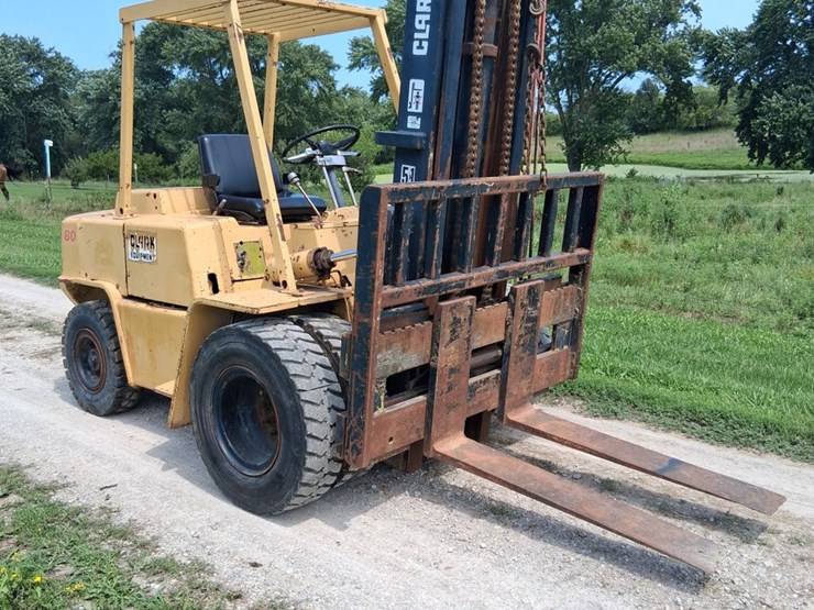 #108-•-clark-c500y80s-pneumatic-forklift-image-9
